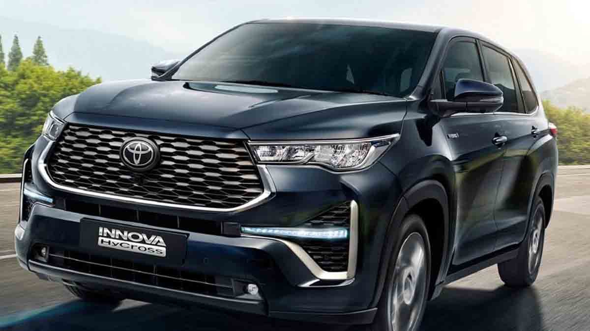 Toyota Innova Hycross