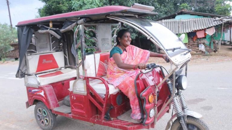 लखपति दीदी गायत्री यादव