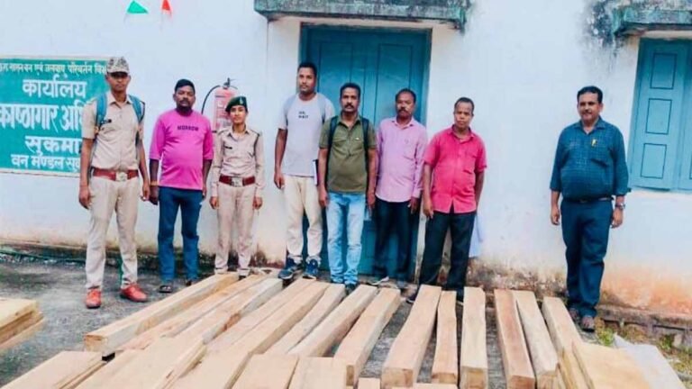 सागौन का अवैध परिवहन