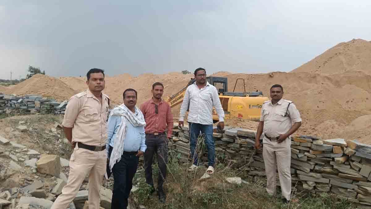 अवैध रेत भंडारण महासमुंद