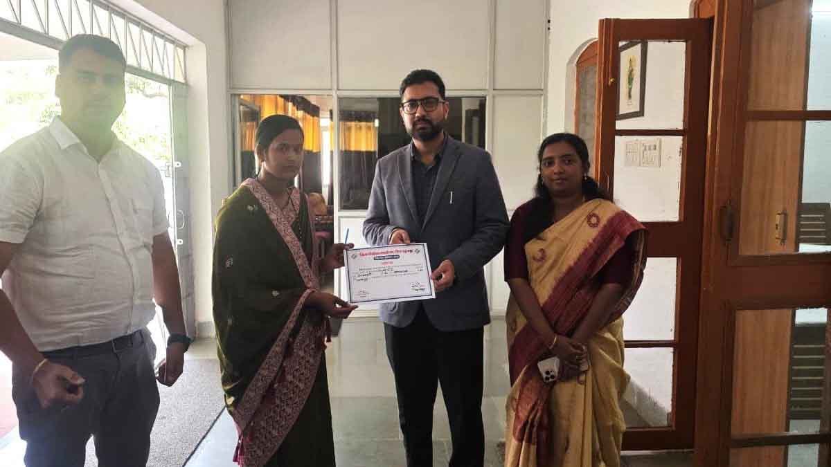 बीएलओ सम्मानित