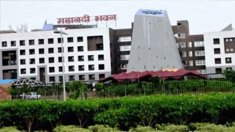 अवकाश स्वीकृति से पहले कार्यालय छोड़ने पर मनाही, सरकार ने जारी किए दिशा-निर्देश