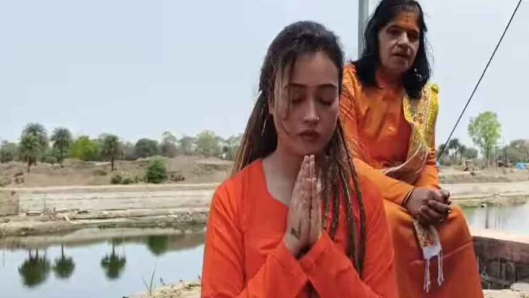 वायरल इन्फ्लुएंसर Harsha Richhariya ने छोड़ी ग्लैमर की दुनिया, उज्जैन में लिया संन्यास