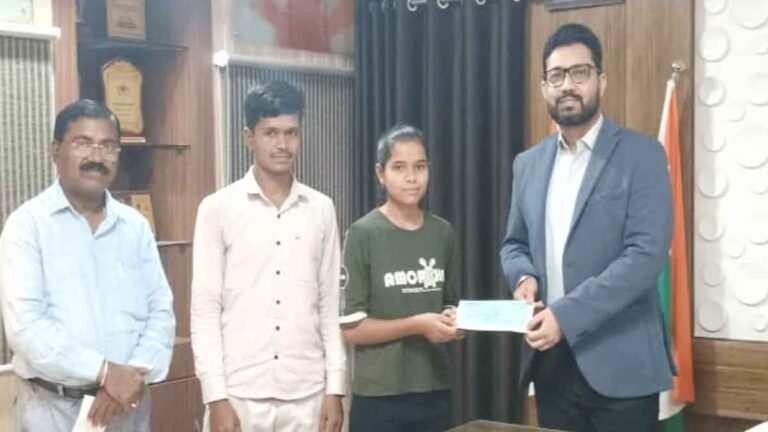 टॉप 3 में रहने वाली छात्राओं को 10-10 हजार की प्रोत्साहन राशि