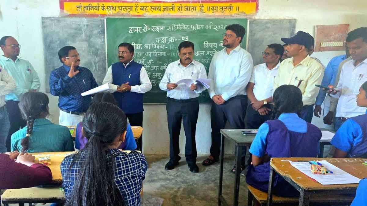 अफसरों ने किया प्रयास प्रवेश परीक्षा के लिए आयोजित मॉक टेस्ट का अवलोकन 1 प्रयास प्रवेश परीक्षा