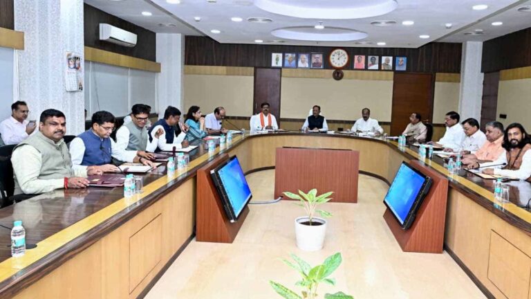 छत्तीसगढ़ कैबिनेट बैठक: अतिथि व्याख्याताओं से लेकर पूर्व अग्निवीरों तक... साय सरकार ने लिए ये 3 बड़े फैसले 1 छत्तीसगढ़ कैबिनेट बैठक: अतिथि व्याख्याताओं से लेकर पूर्व अग्निवीरों तक… साय सरकार ने लिए ये 3 बड़े फैसले