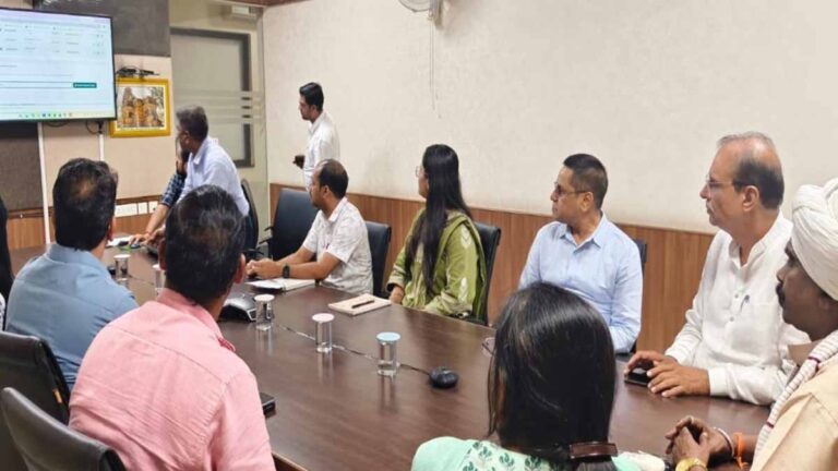 तेंदूपत्ता संग्राहक परिवारों को राहत: राजमोहिनी देवी योजना के तहत जारी हुए ₹2.42 करोड़